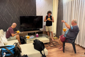 2025-11-01_18-36-28 2025-11-01_18-36-28